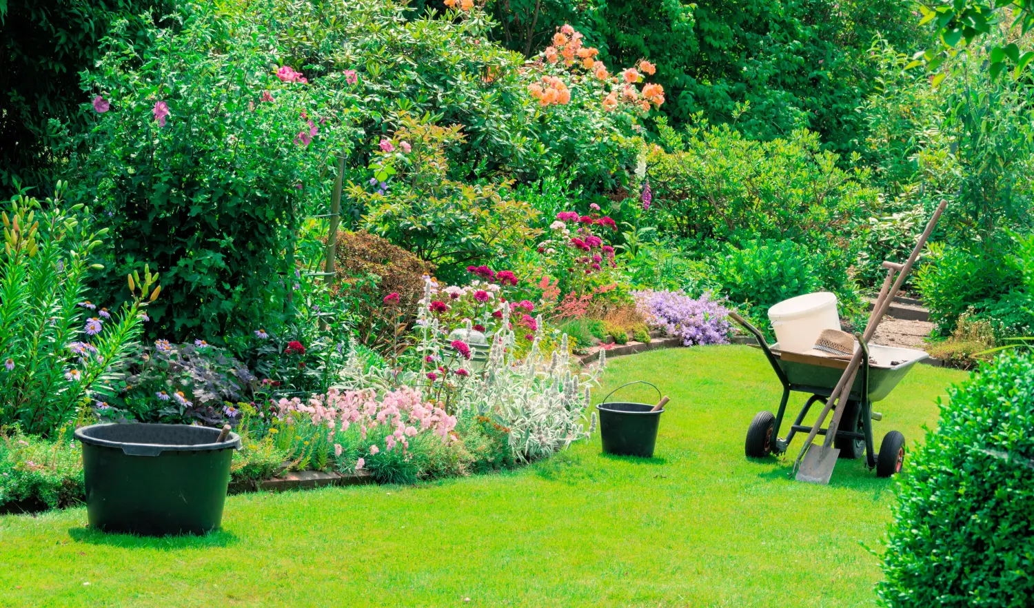 CMD GrünBau - Garten- und Landschaftsbau - Arbeit im schönen Garten